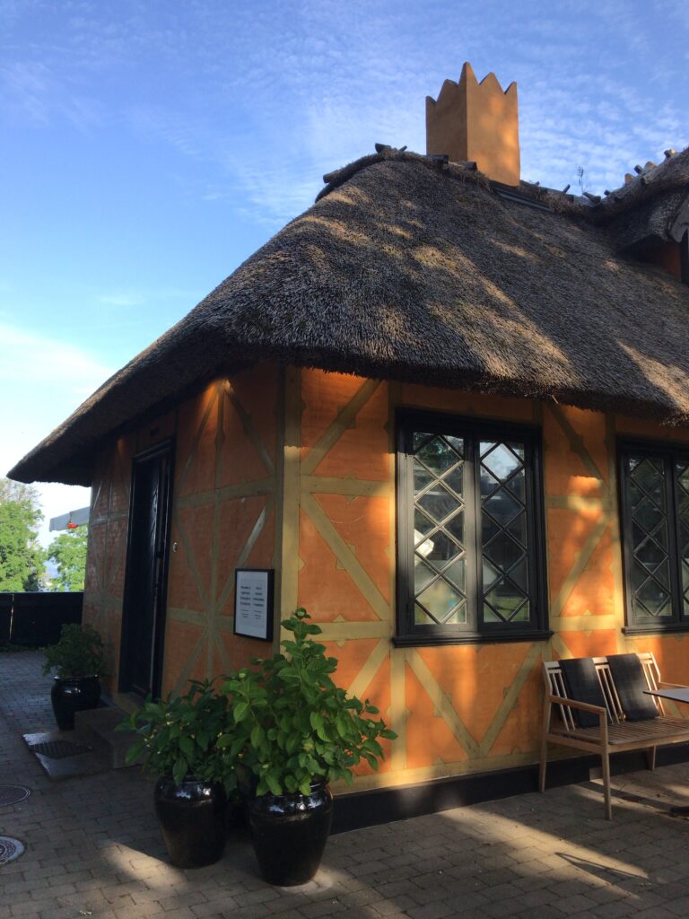 レストラン「Den Gule Cottage」