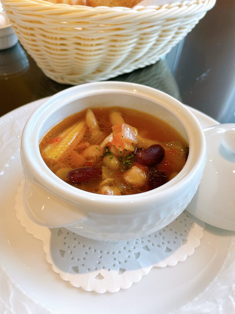 横浜ベイホテル東急「ソマーハウス」　デリランチ　スープ
